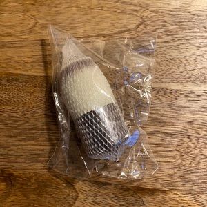 W3ll People Kabuki Brush